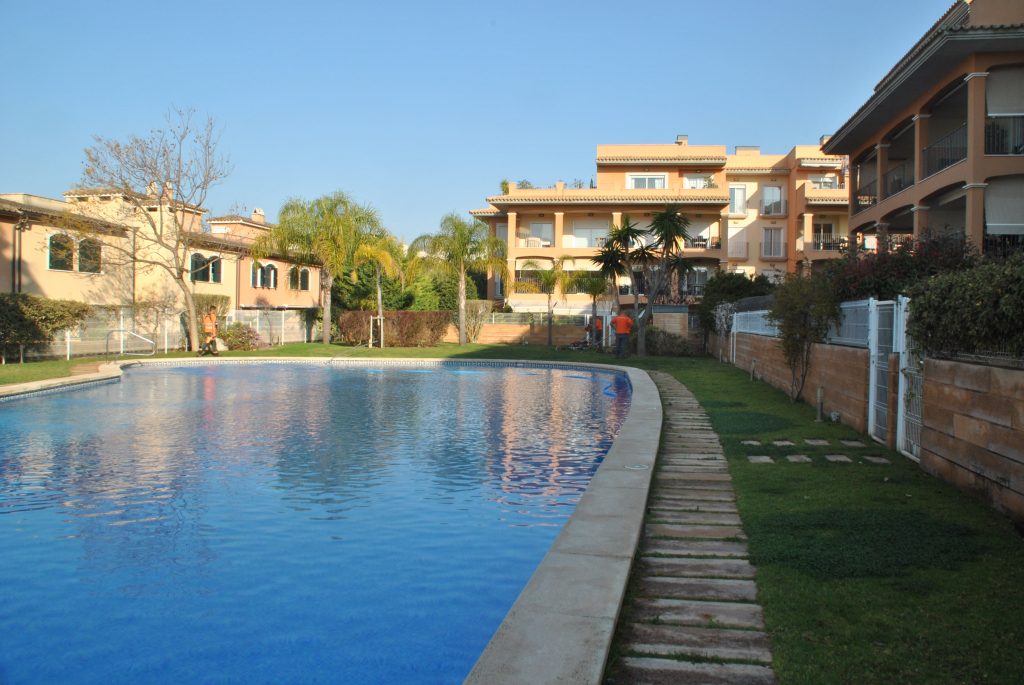 Mantenimiento integral en comunidades de vecinos en Mallorca: Soluciones completas para una comunidad bien cuidada